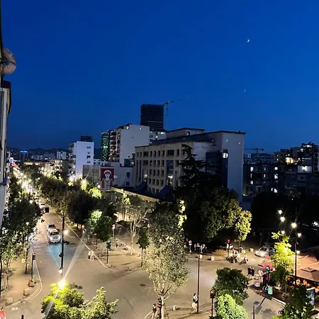 Urban Center * טיראנה